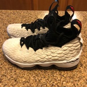 LEBRON mid top sneakers SZ 4 youth